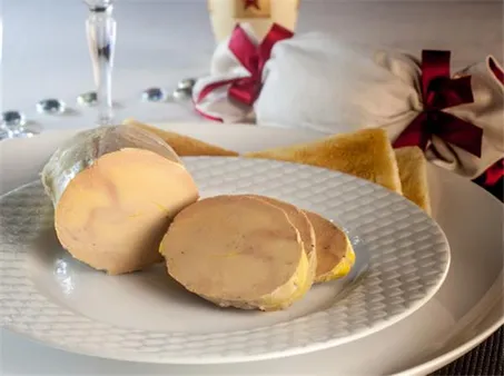 Foie Gras Served With: The Ultimate Indulgence